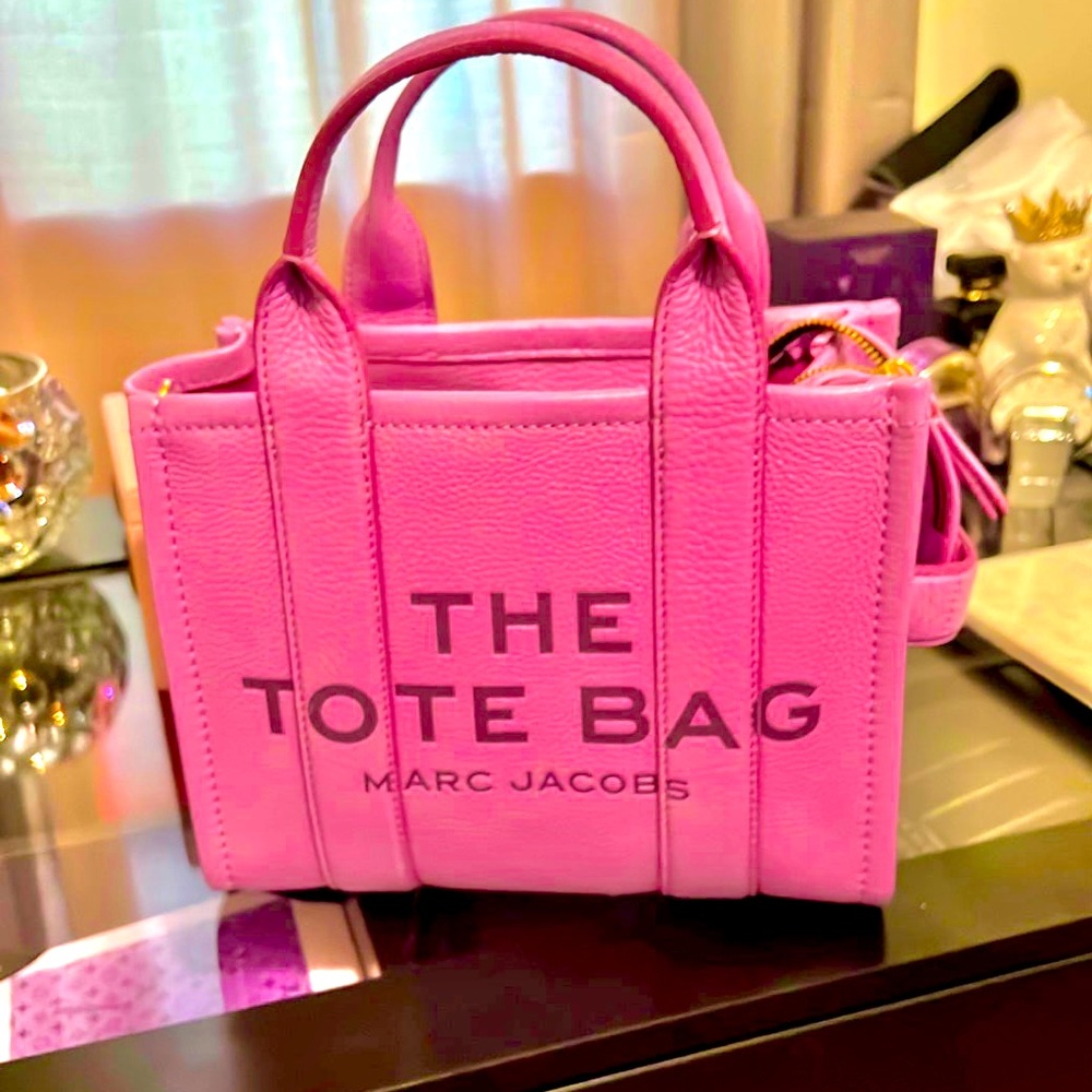 MARC JACOBS THE TOTE BAG